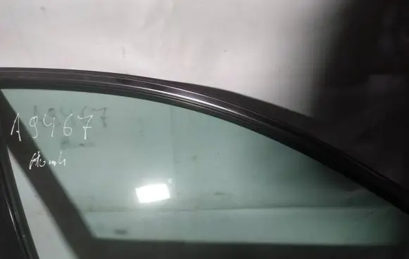 Honda CR-V Front door window glass four-door as2