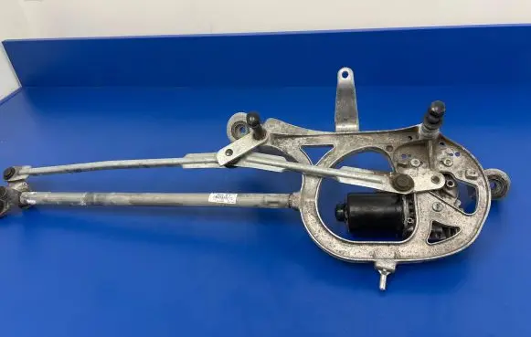 Tesla Model X Front wiper linkage and motor 103439100D P9T95829 W000078883