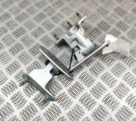 Rear door hinge set