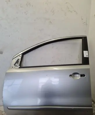 Nissan Note (E11) Front door