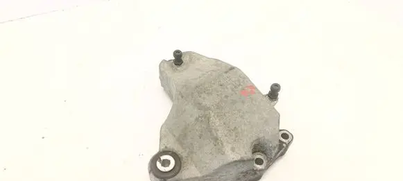 Mercedes-Benz GLA W156 X156 Engine mounting bracket A2702230002