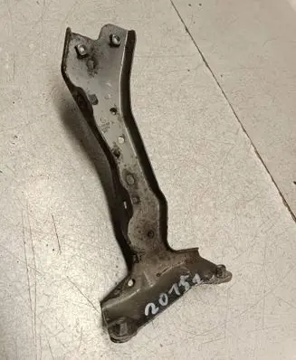 Audi A3 S3 8V Fender mounting bracket 8V0821168A