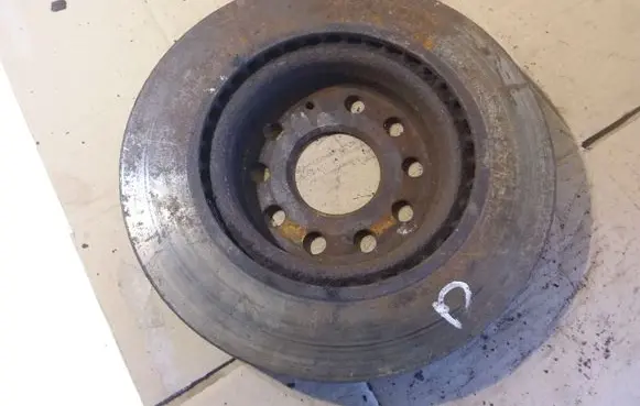 Volkswagen Golf V Front brake disc