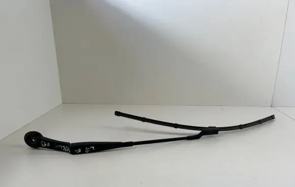 Ford Focus Front wiper blade arm Bm5117526ab