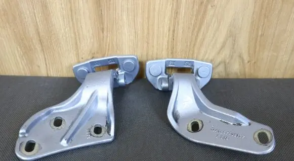 Mercedes-Benz ML W164 Tailgate/trunk/boot hinge 1647400137 A1647400137 1647400237