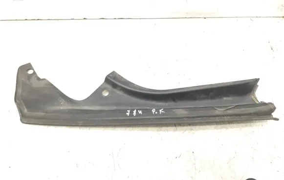 Renault Espace IV Windshield trim 8200102798