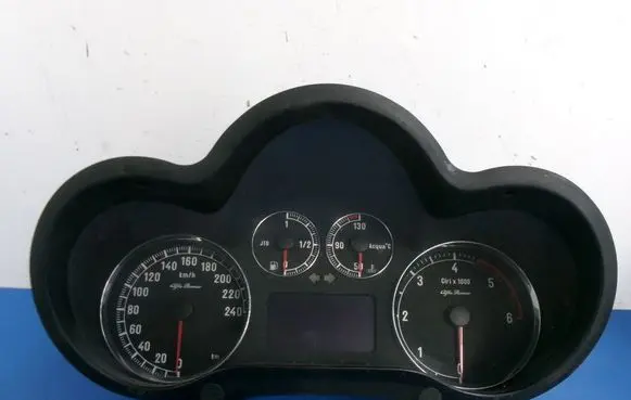Speedometer (instrument cluster)