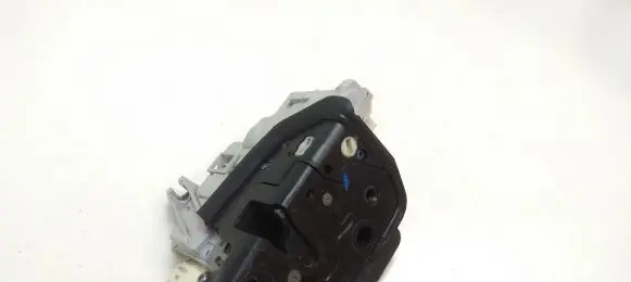 Audi A6 S6 C6 4F Rear door lock 4F0837016A M8293