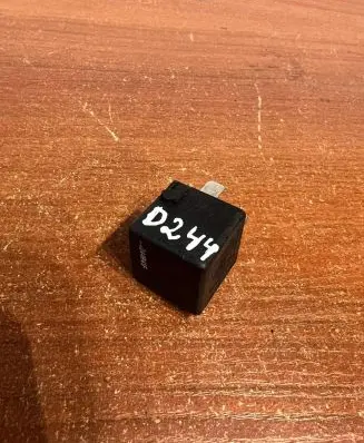 Mercedes-Benz C W203 Other relay A0025421619 D244