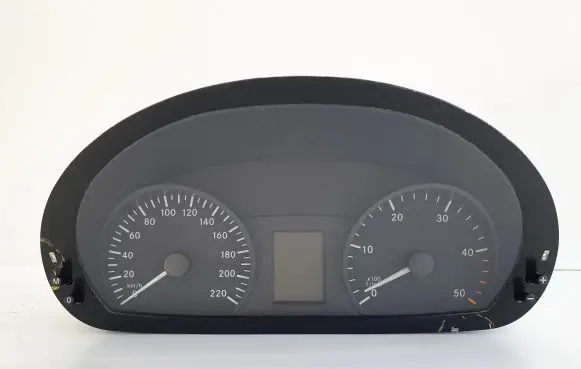 Mercedes-Benz Vito Viano W639 Speedometer (instrument cluster) A6399001100