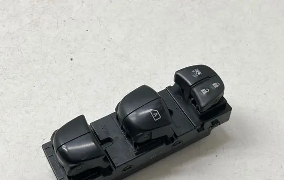 Nissan Navara D23 Electric window control switch