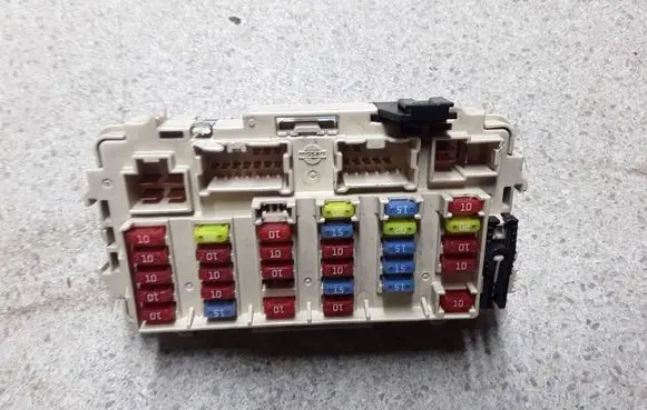 Nissan X-Trail T30 Fuse module