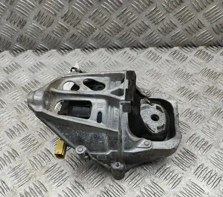 Audi Q7 4M Engine mount bracket 4M0199371FE