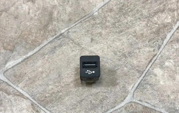 BMW 3 E90 E91 AUX in-socket connector 9167196