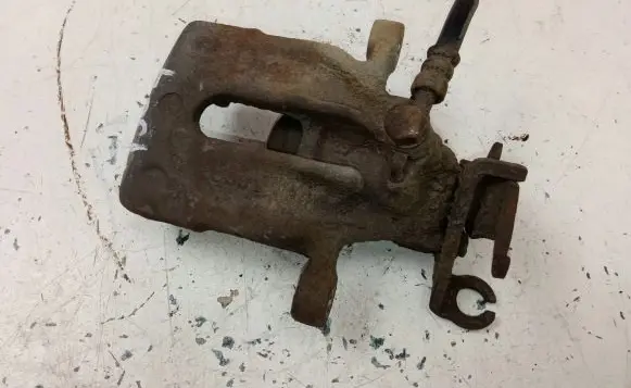 Mitsubishi Carisma Rear brake caliper B01