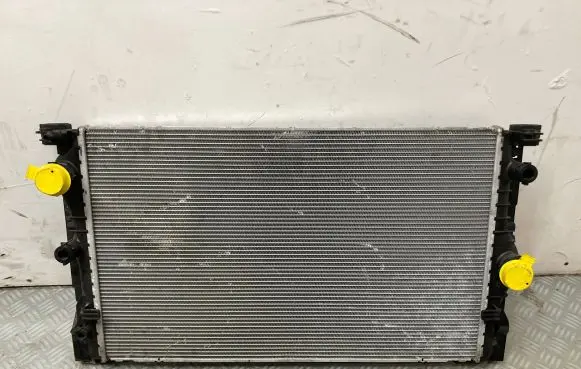 BMW 5 G30 G31 Coolant radiator 8576505