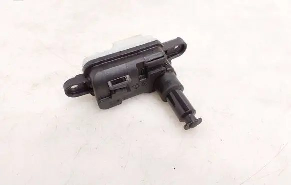 Volkswagen Tiguan Fuel tank cap lock motor 510810773B