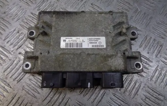Renault Twingo II Engine control unit/module ECU 8200700695