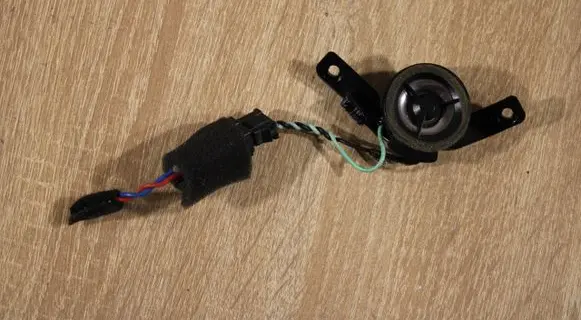 Hyundai Santa Fe Front door high frequency speaker 93525600