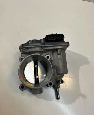 Toyota C-HR I Throttle valve 2203001110 6J26 00660