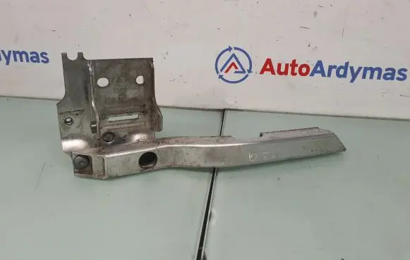 BMW 5 F10 F11 Radiator mount bracket 7186513 51117186513 7207151