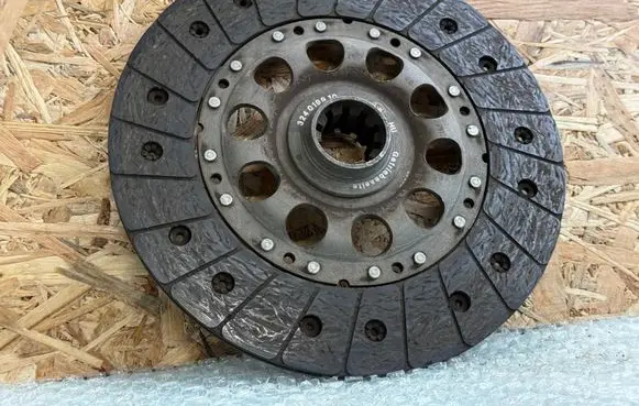 BMW 5 E39 Clutch pressure plate 324019910 3240199