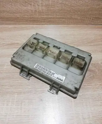 Chrysler Voyager Central body control module 04727030AK