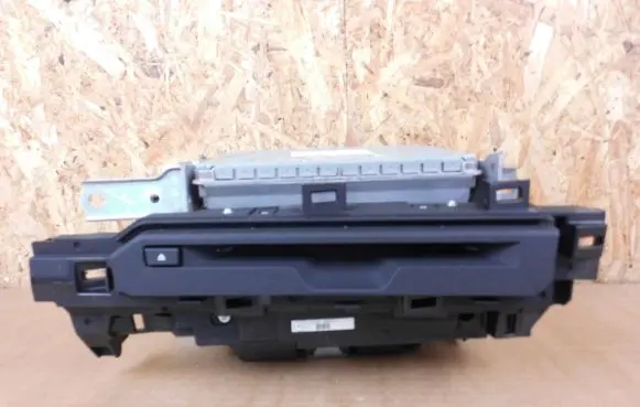 Lexus UX Radio/CD/DVD/GPS head unit 8614076A90 868400W130A