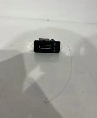 USB socket connector