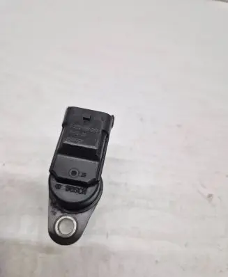 Volvo V70 Camshaft position sensor 8658726 0232103063