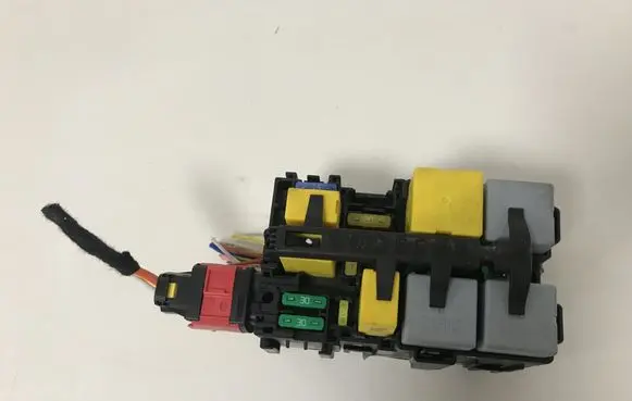 Citroen C4 Grand Picasso Fuse box set 9806192580