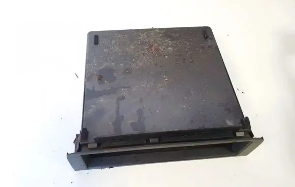 Glove box