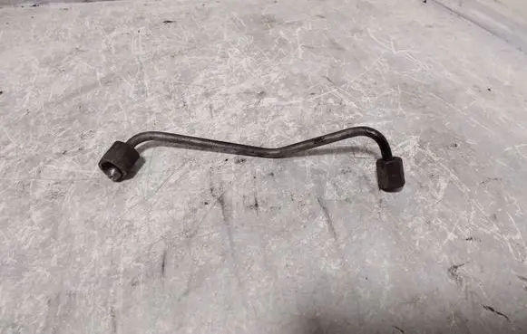 KIA Sorento Fuel injector supply line/pipe 