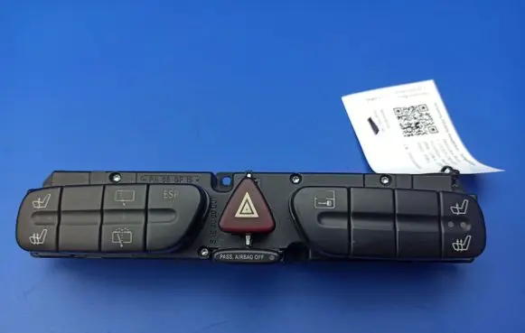 Mercedes-Benz C W203 Hazard light switch 2038219679 A2038219679