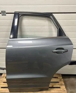 Audi Q3 8U Rear door
