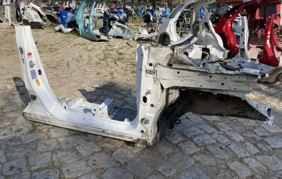 Suzuki Vitara (LY) Front quarter panel PK19089