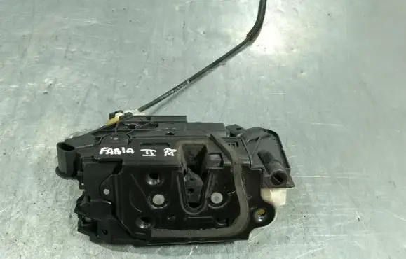 Skoda Fabia Mk2 (5J) Front door lock 1S1837016C