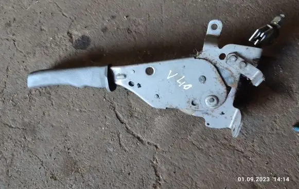Volvo S40, V40 Handbrake interior bracket 30884077