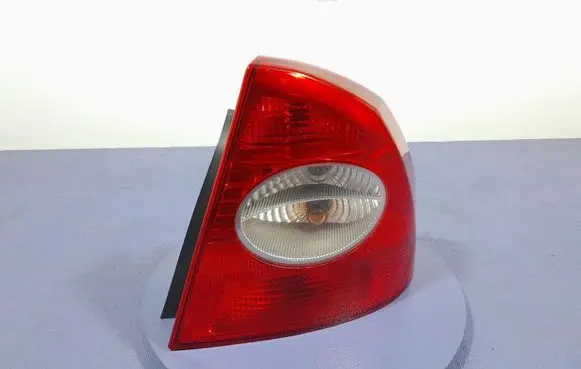Ford Focus C-MAX Rear/tail lights 5M5113404B