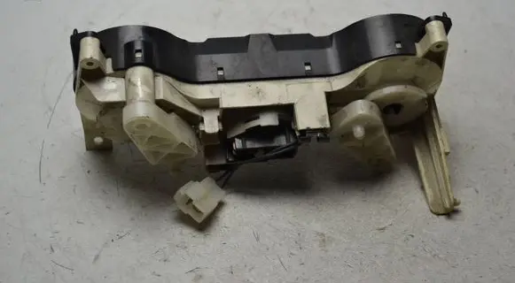 Mitsubishi Galant Climate control unit LL018