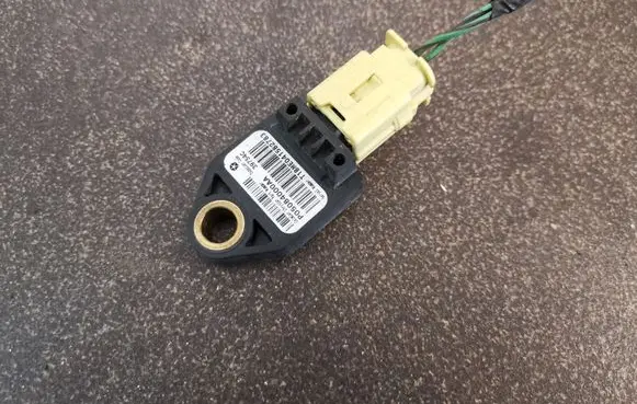 Jeep Cherokee III KJ Airbag deployment crash/impact sensor P05084000AA