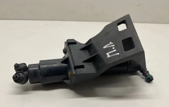 Mercedes-Benz ML W164 Headlight washer spray nozzle 