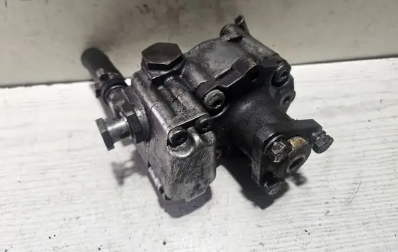 BMW 5 E60 E61 Power steering pump 678084803 7652974109