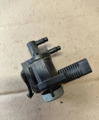 Audi Q5 SQ5 Turbo solenoid valve 1K0906283A