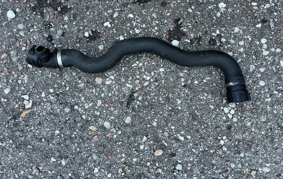BMW 1 F20 F21 Engine coolant pipe/hose 17127811127