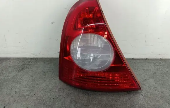 Renault Clio II Rear/tail lights 8200071413VALEO