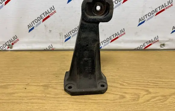 BMW X5 E53 Engine mounting bracket 6761564