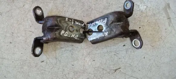 Nissan X-Trail T31 Front door upper hinge 