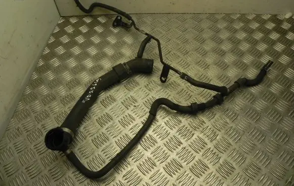 Volkswagen PASSAT B8 Engine coolant pipe/hose 3Q0122101D
