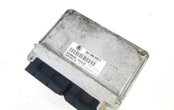 Skoda Fabia Mk1 (6Y) Engine control unit/module 047906033e 5wp4420210